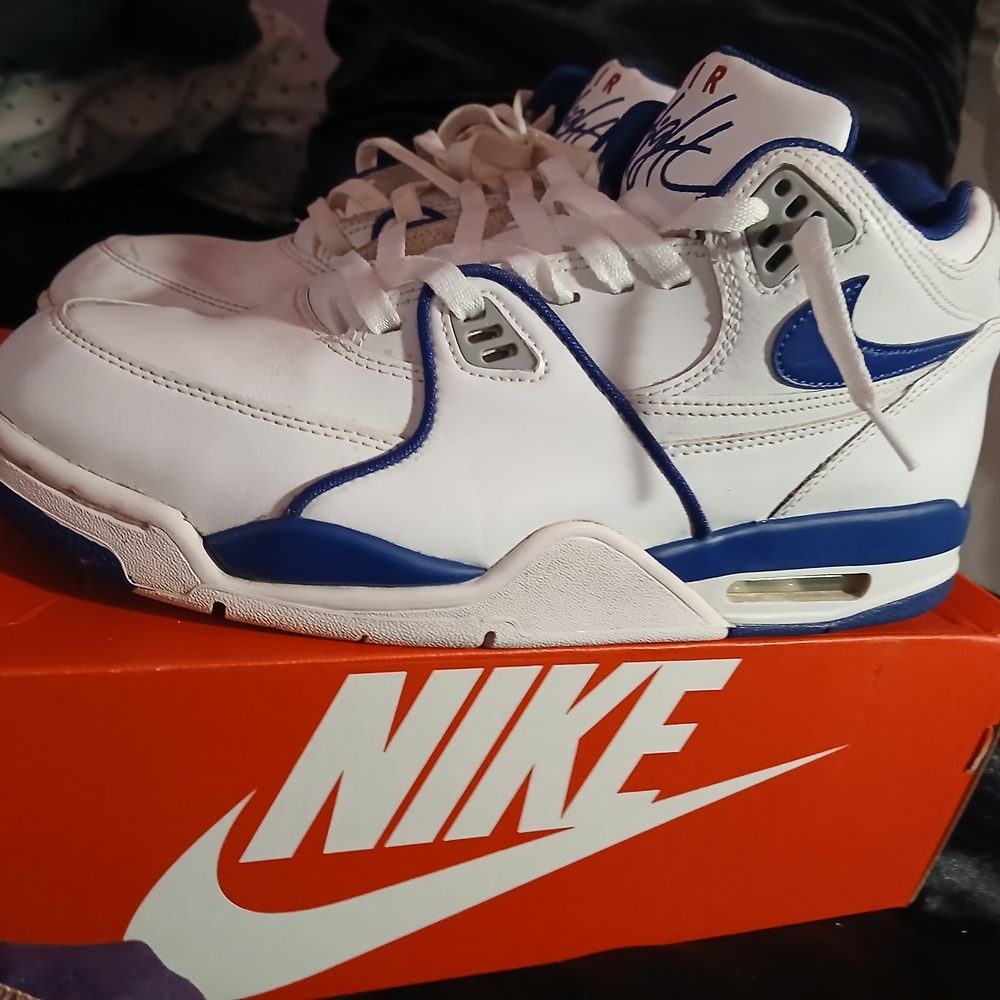 Nike Men's White and Blue Sneakers - Picture 2 of 6
